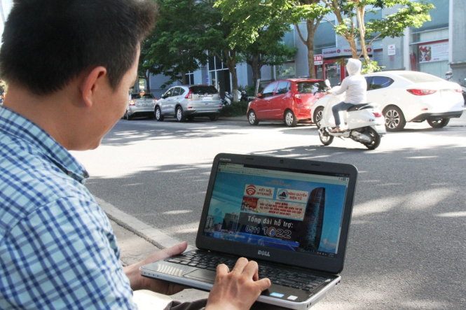 Tại Đà Nẵng, sau khi sử dụng WiFi miễn phí vào Cổng thông tin TP, từ đó người dùng có thể truy cập các trang khác - Ảnh: Đ.CƯỜNG