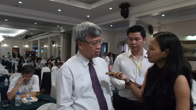 Thứ trưởng Bộ Khoa học & công nghệ kiêm Cục trưởng Cục sở hữu trí tuệ Trần Việt Thanh trả lời báo chí tại diễn đàn IIBE - Ảnh: D. KIM THOA