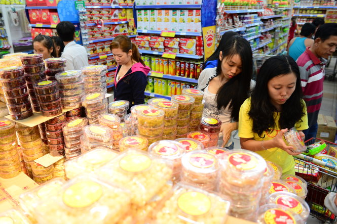 Nhiều doanh nghiệp sản xuất “tố” bị làm khó khi đưa hàng vào các hệ thống siêu thị - Ảnh: Quang Định