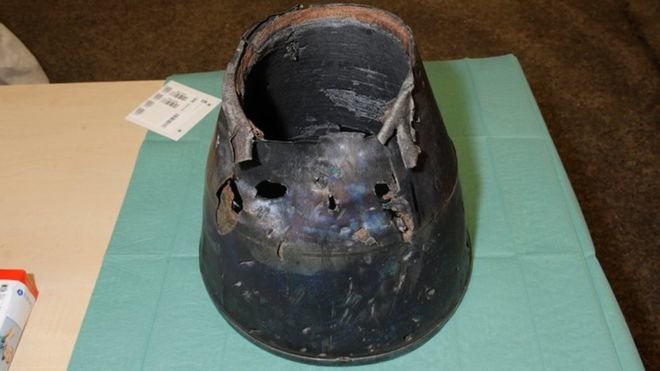 Mảnh vỡ này được nhóm điều tra quốc tế cho là của tên lửa Buk đã bắn rơi chiếc máy bay MH17 - Ảnh: JIT Report