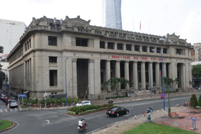 Mặt tiền trụ sở Ngân hàng Nhà nước Việt Nam chi nhánh TP.HCM với sự pha trộn giữa phong cách kiến trúc châu Âu và đường nét kiến trúc Chăm, Khmer - Ảnh: T.T.D.