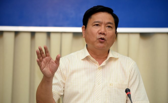 Bí thư Thành uỷ TP.HCM Đinh La Thăng nêu các vấn đề bất cập của giáo dục với lãnh đạo Bộ Giáo dục và đào tạo - Ảnh: THUẬN THẮNG