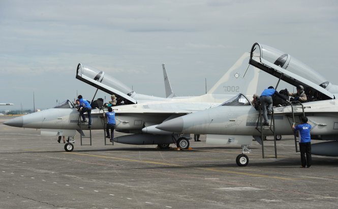 Hai chiếc máy bay chiến đấu FA-50 do Philippines mua năm ngoái - Ảnh: AFP