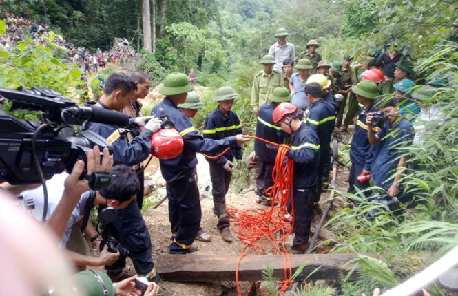 Lực lượng chức năng đã hoàn tất việc tìm kiếm thi thể 3 nạn nhân ở hang nước, thuộc quần thể hang Kịt, xã Lũng Cao, huyện Bá Thước - Ảnh: Hà Đồng