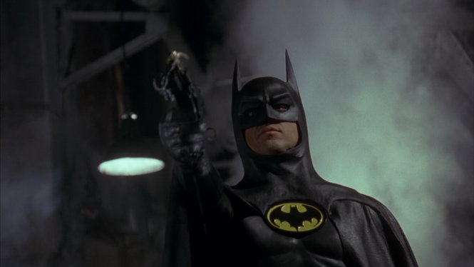 Đâu ai ngờ Batman phiên bản năm 1989 vẫn là tác phẩm xuất sắc, và tài tử vô danh Michael Keaton một bước thành sao. Ảnh Cắt từ Video