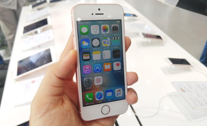 Dòng iPhone SE mới ra mắt nằm trong danh sách cập nhật iOS 10 - Ảnh: T.Trực