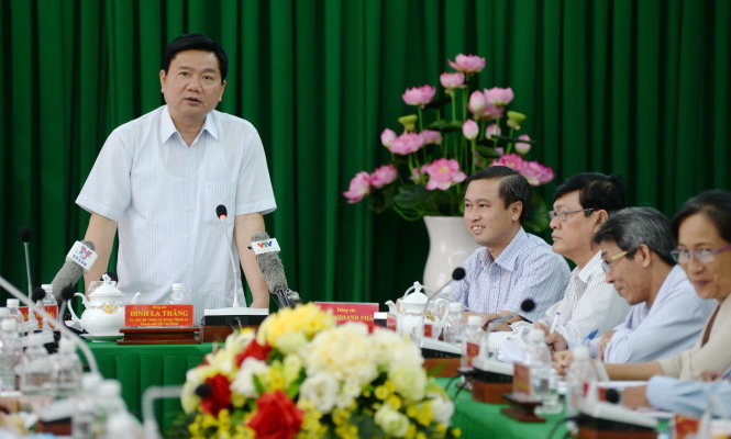 Party Secretary Dinh La Thang said directing at the meeting with Thu Duc - Photo: Auto China