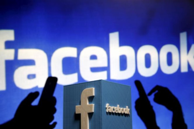 Logo Facebook tại một sự kiện hồi tháng 5-2015 - Ảnh: Reuters