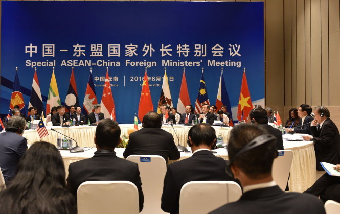 Toàn cảnh hội nghị đặc biệt bộ trưởng ngoại giao ASEAN - Trung Quốc - Ảnh: TTXVN