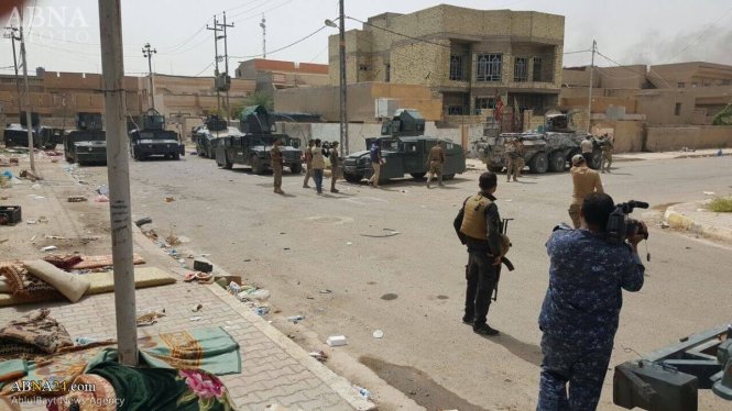 Quang cảnh bên trong thành phố Fallujah khi lực lượng quân đội Iraq tiến vào giải phóng - Ảnh: ABNA