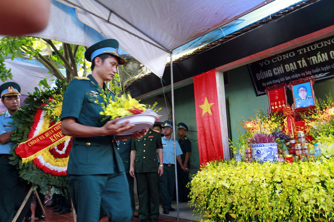 Đúng16g lễ viếng đại tá Trần Quang Khải được tổ chức tại gia đình, quê nhà