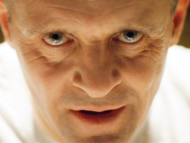 Nhân vật Lecter được Thomas Harris sáng tạo trong tiểu thuyết cùng tên, có đầu óc siêu phàm và lắm thủ đoạn. Ảnh Orion Pictures