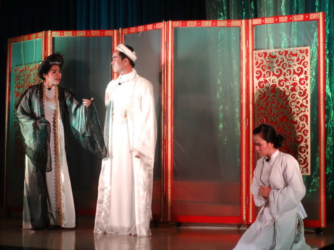 Một phân cảnh trong Tấm và hoàng hậu ở lần công diễn đầu tiên (tháng 10-2014) - Ảnh: MẠNH KHANG