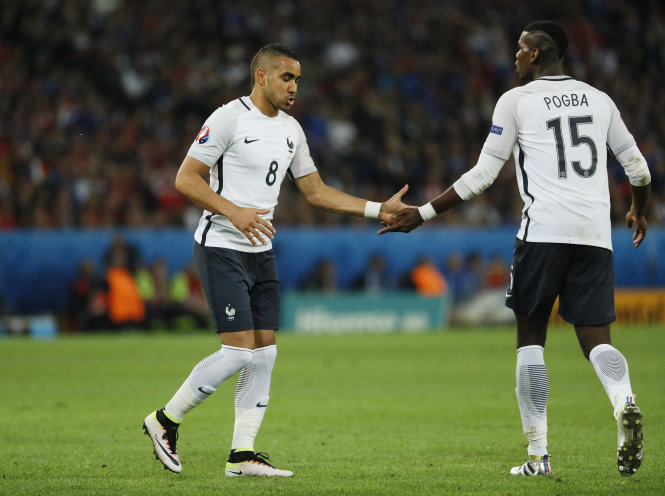 Payet (trái) và Pogba được kỳ vọng sẽ đưa Pháp thẳng tiến vào tứ kết Euro 2016 - Ảnh: Reuters