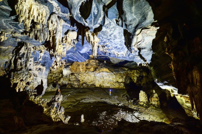 Một kiểu thạch nhũ và đá vôi trong hang Tiên