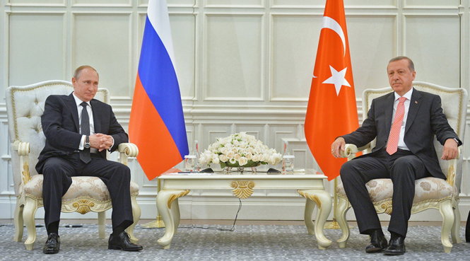 Tổng thống Nga Vladimir Putin (trái) và Tổng thống Thổ Nhĩ Kỳ Recep Tayyip Erdogan - Ảnh: Sputnik