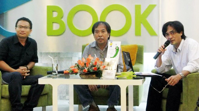 Các nhà văn Nguyễn Quang Thiều, Trần Nhã Thụy và nhà thơ Phan Hoàng trong một chương trình giao lưu tác phẩm - Ảnh tư liệu