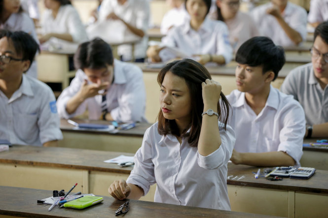 Các thí sinh trước giờ làm bài tại Trường Đại học Bách Khoa Hà Nội - Ảnh: Việt Dũng