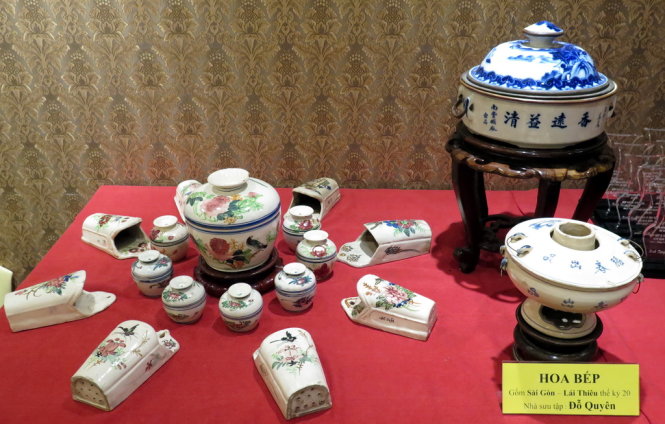 Góc trưng bày Hoa bếp giới thiệu nhóm sản phẩm gốm Lái Thiêu gia dụng. Ảnh: L.Điền