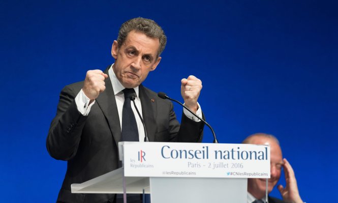 Ông Nicolas Sarkozy phát biểu trước các đảng viên của đảng Những người cộng hòa và khẳng định quyết định tái tranh cử tổng thống của ông - Ảnh: SIPA/REX/Shutterstock