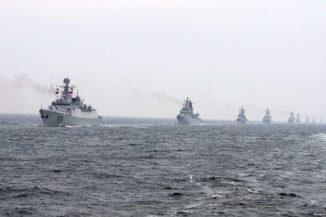 Các tàu chiến của Trung Quốc - Ảnh: Reuters