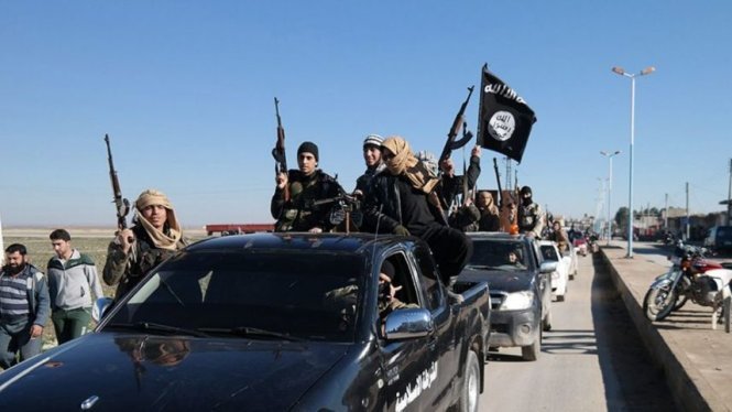 Phiến quân IS tại bắc Syria - Ảnh: AP