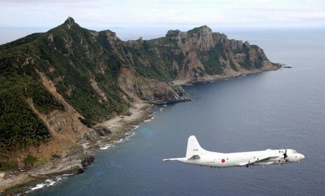 Máy bay tuần thám P-3 của Lực lượng phòng vệ Nhật Bản tuần tra trên không phận quần đảo Senkaku/Điếu Ngư. Ảnh: Reuters