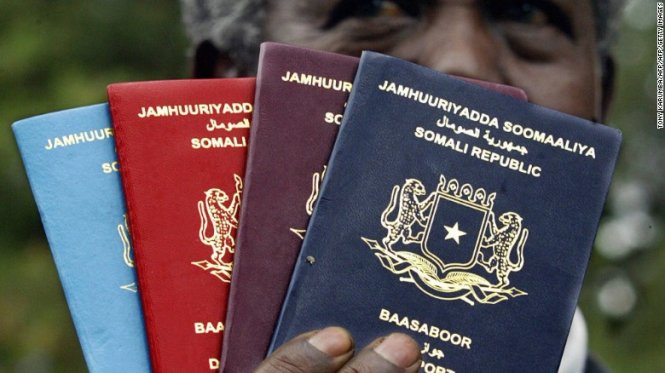 Các tấm hộ chiếu mới này sẽ cho phép chủ sở hữu đi lại miễn thị thực tại tất cả 54 quốc gia là thành viên của Liên minh châu Phi (AU) - Ảnh: CNN