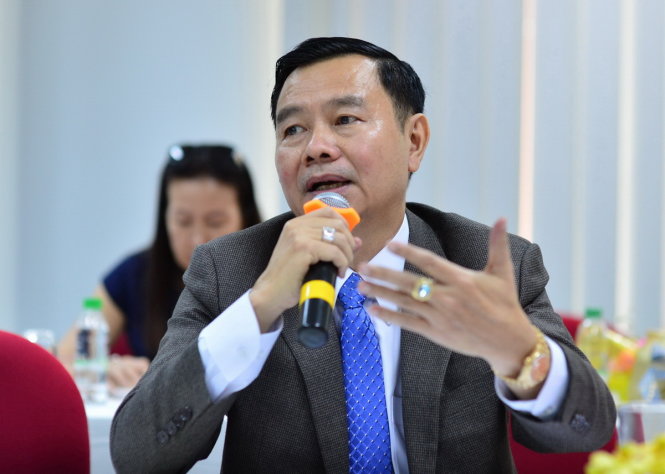 Ông Phạm Khắc Khoan - phó tổng giám đốc Công ty cổ phần đầu tư kinh doanh địa ốc Hưng Thịnh phát biểu tại buổi tọa đàm - Ảnh: QUANG ĐỊNH