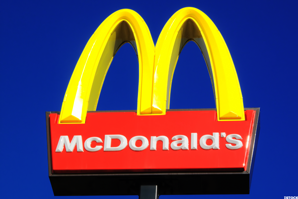 Hãng McDonald thắng kiện tại tòa EU, theo đó từ nay trở đi, không công ty nào được phép sử dụng chữ Mc hay Mac làm tiền tố trong các tên gọi sản phẩm đồ ăn hay đồ uống của họ - Ảnh: Street