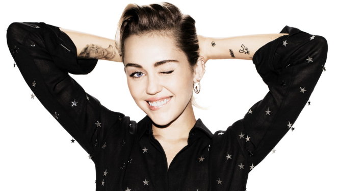 Ca sĩ 24 tuổi nổi tiếng từ Kênh Disney - Miley Cyrus: Ảnh: Elle