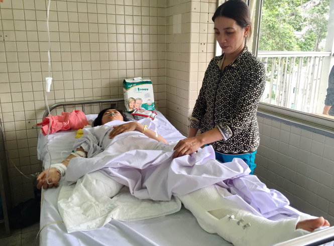 Lý Thị Ngọc Hân được mẹ chăm sóc tại Bệnh viện Chợ Rẫy 
- Ảnh: D.NGUYỄN
