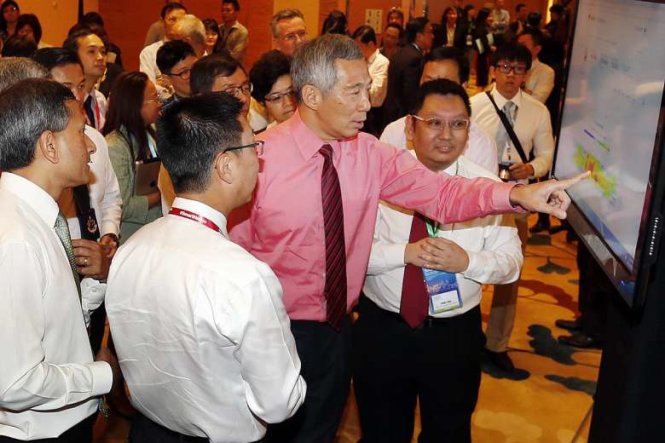 Thủ tướng Singapore Lý Hiển Long tại lễ công bố sáng kiến Quốc gia thông minh - Ảnh: ST