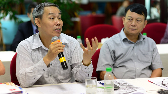 Ông Nguyễn Hùng Long - phó cục trưởng Cục An toàn vệ sinh thực phẩm Bộ Y tế - phát biểu tại buổi tọa đàm  Ảnh: QUANG ĐỊNH