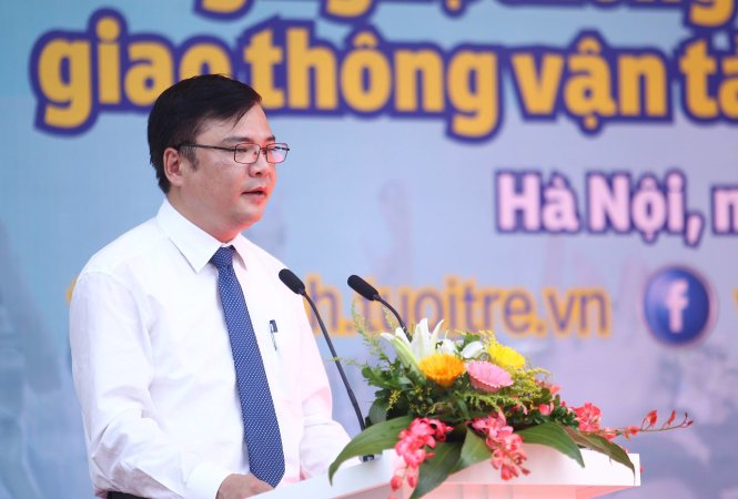 Ông Trần Anh Tuấn - phó vụ trưởng Vụ Giáo dục Đại học, Bộ GD-ĐT, phát biểu khai mạc ngày hội - Ảnh: Nguyễn Khánh