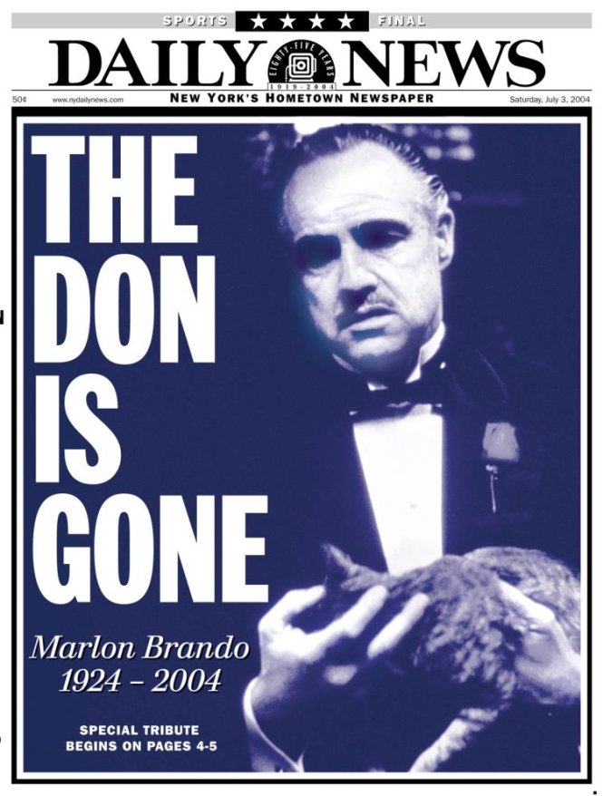 Trang bìa tờ New York Daily News ngày 3-7-2004 đưa tin Marlon Brando qua đời