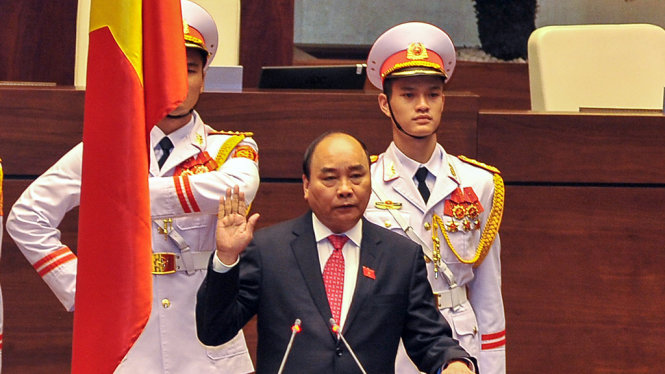 Thủ tướng Nguyễn Xuân Phúc tuyên thệ trước Quốc hội khóa XIV - 
Ảnh: HOÀNG NAM