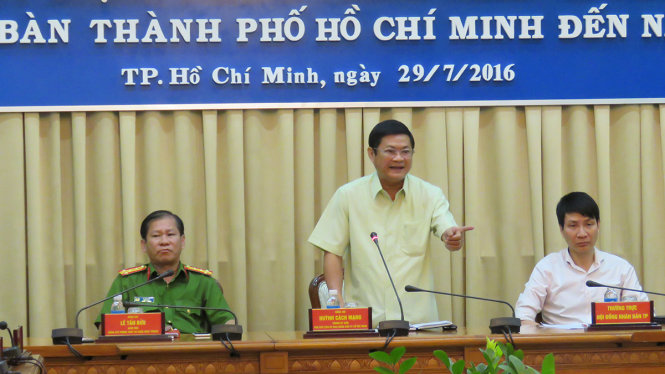 Ông Huỳnh Cách Mạng-phó chủ tịch UBND TP phát biểu chỉ đạo tại Hội nghị - Ảnh: ÁI NHÂN