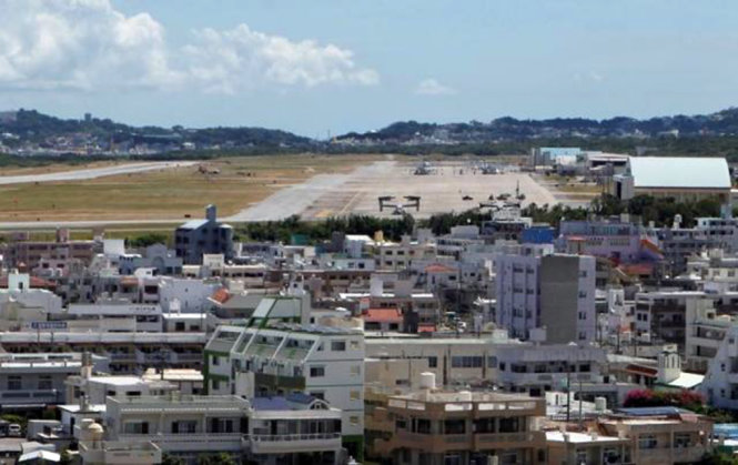 Máy bay quân sự Osprey tại căn cứ Futenma ở Ginowan trên đảo Okinawa của Nhật - Ảnh: Reuters