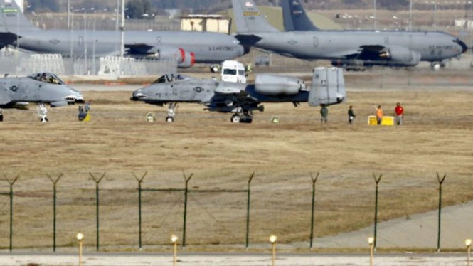 Chiến đấu cơ A-10 Thunderbolt của Mỹ ở căn cứ Incirlik - Ảnh: Reuters