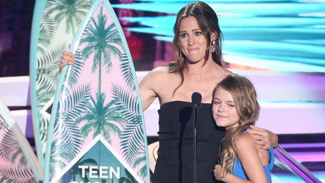 Jennifer Garner nhận giải Phim tâm lý gia đình hay nhất cho Miracles from Heaven - Ảnh E Online