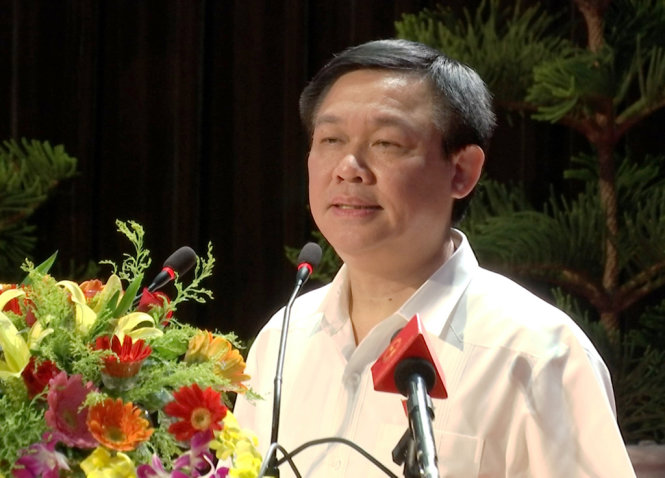 Phó Thủ tướng Vương Định Huệ tiếp xúc cử tri tỉnh Hà Tĩnh