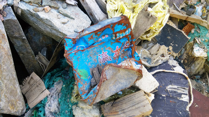 Tràn lan rác sinh hoạt của Formosa đổ trái phép tại mỏ đá 171 (Văn Định)