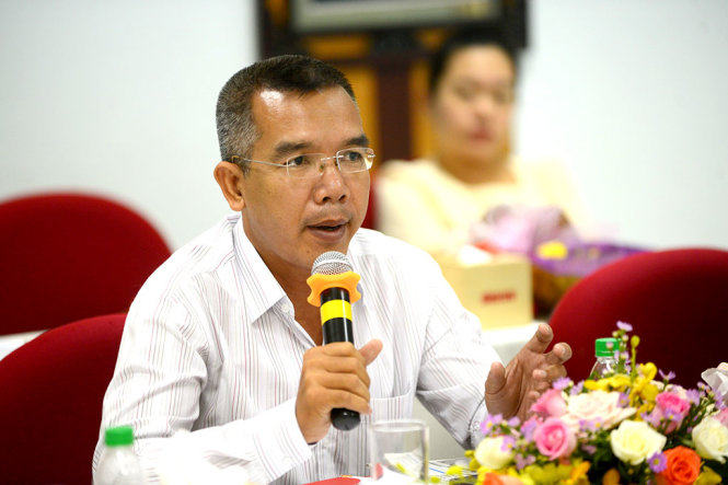 Ông Bùi Hữu Thuận – chung cư The Harmona phát biểu tại tọa đàm Minh bạch thông tin trong dự án nhà ở sáng 4-8 tại báo Tuổi Trẻ - Ảnh: QUANG ĐỊNH