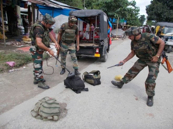 Cảnh sát Ấn Độ tiến hành lục soát ở quận Kokrajhar - Ảnh: India Army