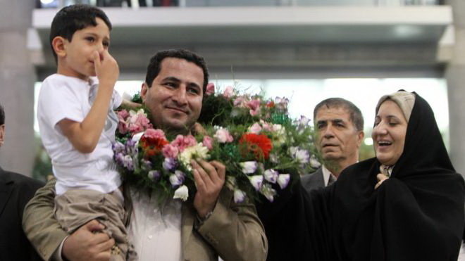 Ông Shahram Amiri từng được chào đón khi từ Mỹ trở về Iran năm 2010 - Ảnh: AFP