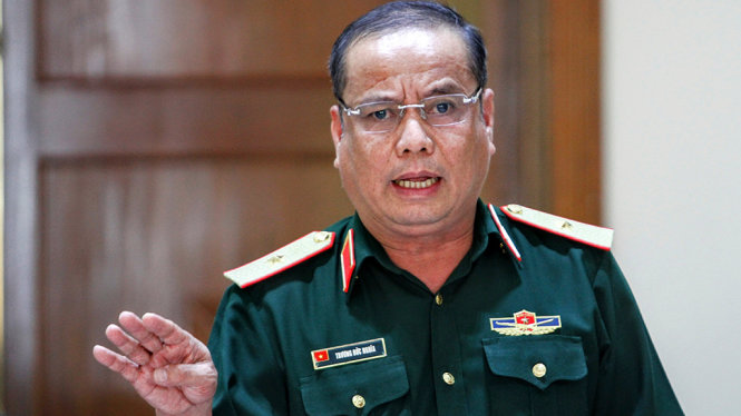 Thiếu tướng Trương Đức Nghĩa, Chánh Văn phòng Ủy ban quốc gia TKCN đặt vấn đề, “tại sao ở biển thì gọi được vào bờ còn ở miền núi không di chuyển được rồi bị lũ cuốn chết? - Ảnh: Nam Trần