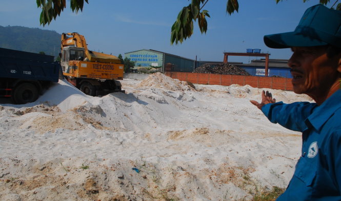 Một vụ khai thác cát trắng trái phép ở xã Hòa Liên huyện Hòa Vang bị phát hiện và đình chỉ khai thác - Ảnh: V.Hùng