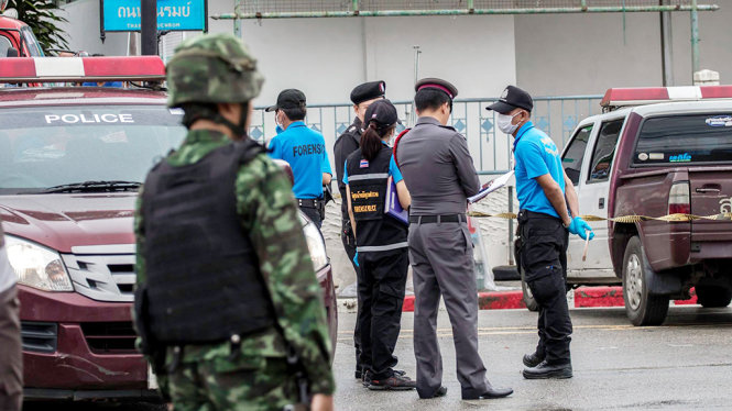 Cảnh sát và binh sĩ Thái Lan được triển khai đến hiện trường sau vụ nổ - Ảnh: Facebook