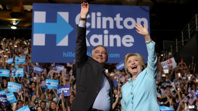 Bà Hillary Clinton và ông Kaine, người đồng hành tranh cử với bà trong cuộc đua vào Nhà Trắng 2016 - Ảnh: Getty Images
